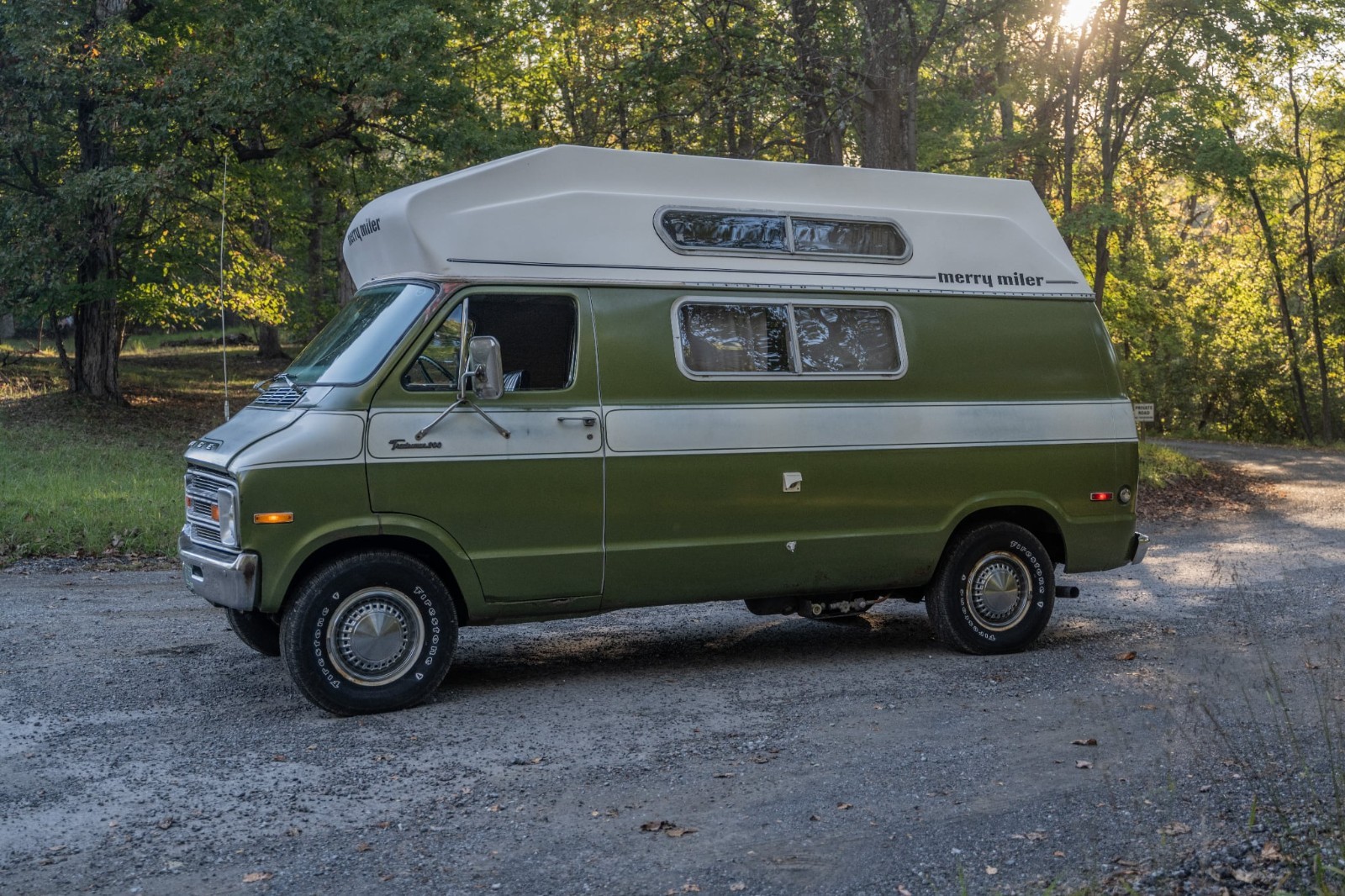 Dodge-B200-Van-1976-Van-Camper-4