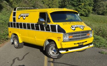 Dodge-B200-Van-1977-Standard-Passenger-Van-1