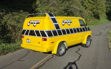 Dodge-B200-Van-1977-Standard-Passenger-Van-3