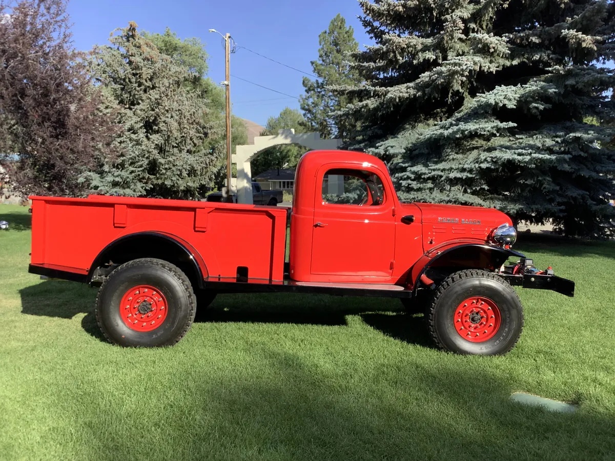 Dodge-B3b-1951-Viper-Red-Red-2