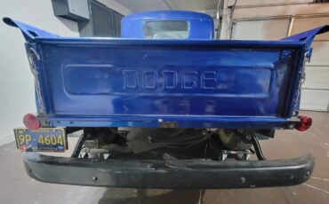 Dodge-B3b-1952-Blue-Brown-6