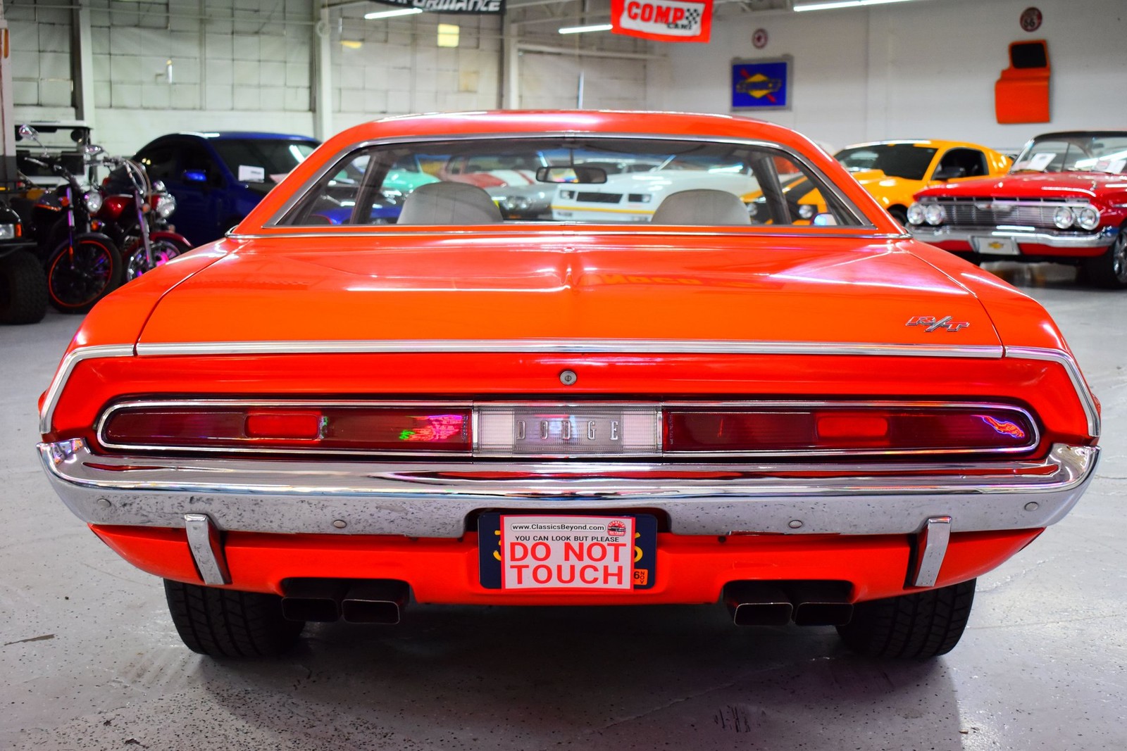 Dodge-Challenger-1970-11