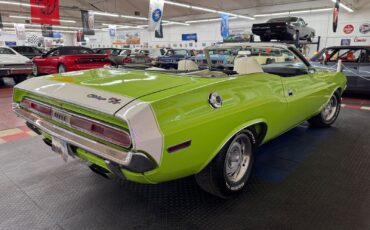 Dodge-Challenger-1970-11