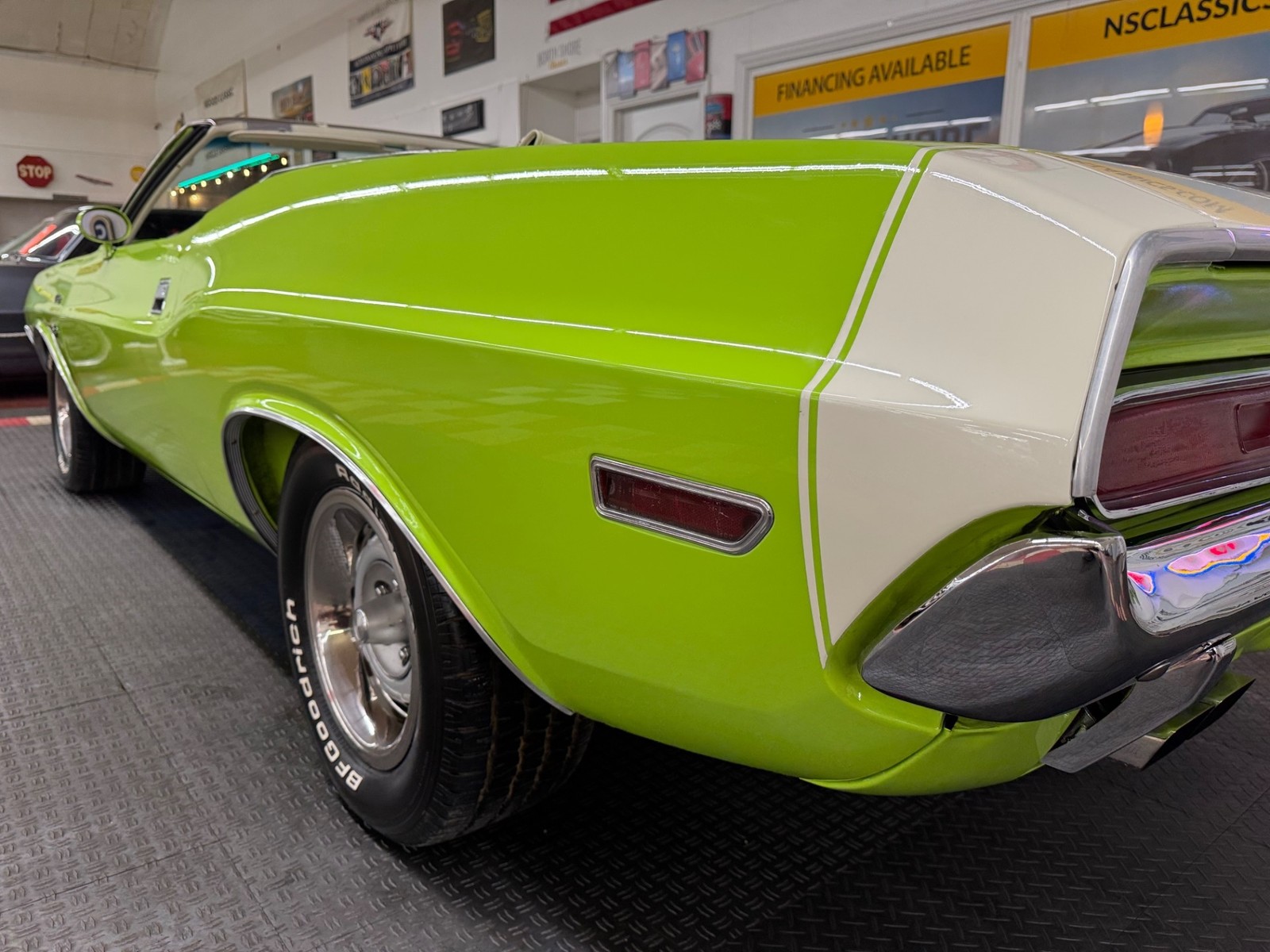 Dodge-Challenger-1970-25