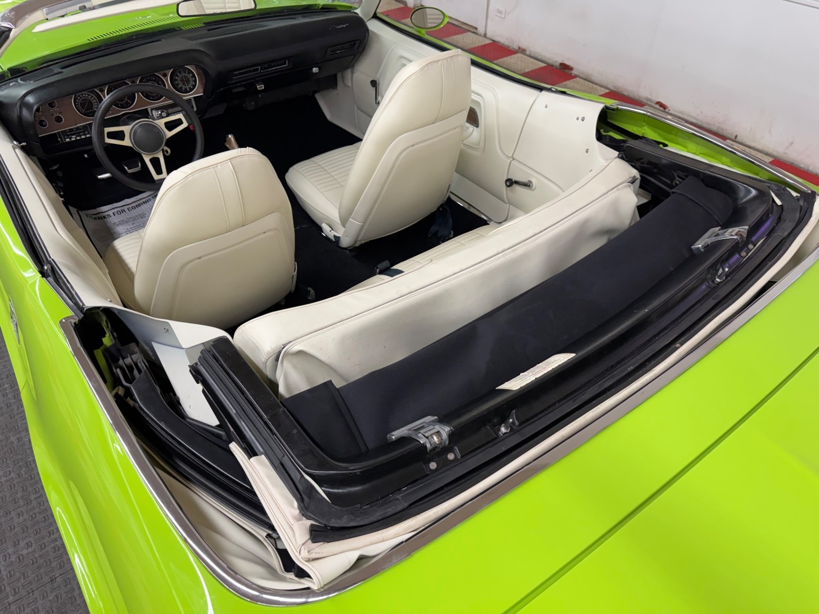 Dodge-Challenger-1970-28