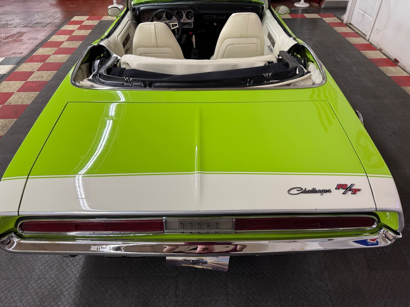 Dodge-Challenger-1970-32