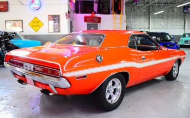 Dodge-Challenger-1970-8