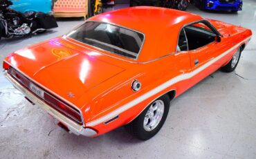 Dodge-Challenger-1970-9