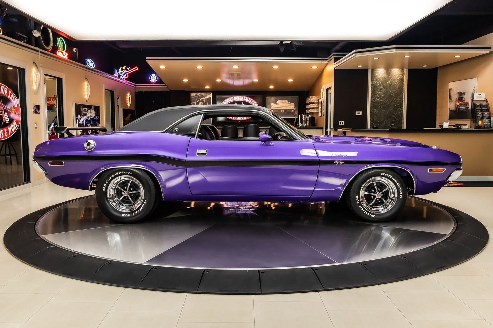 Dodge-Challenger-1970-Coupe-11