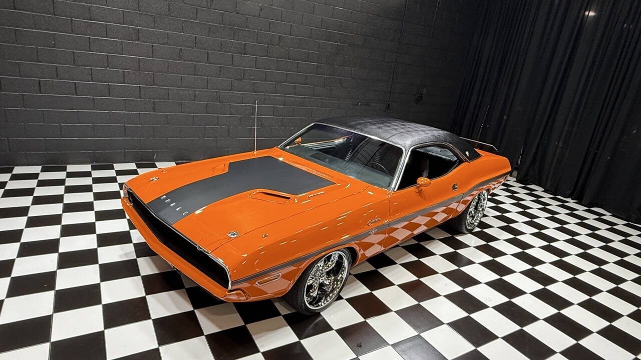 Dodge-Challenger-1970-Coupe-12