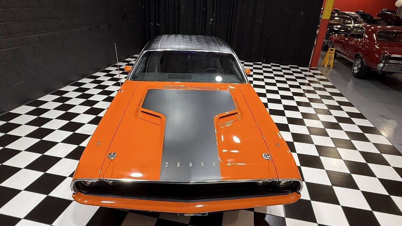 Dodge-Challenger-1970-Coupe-14