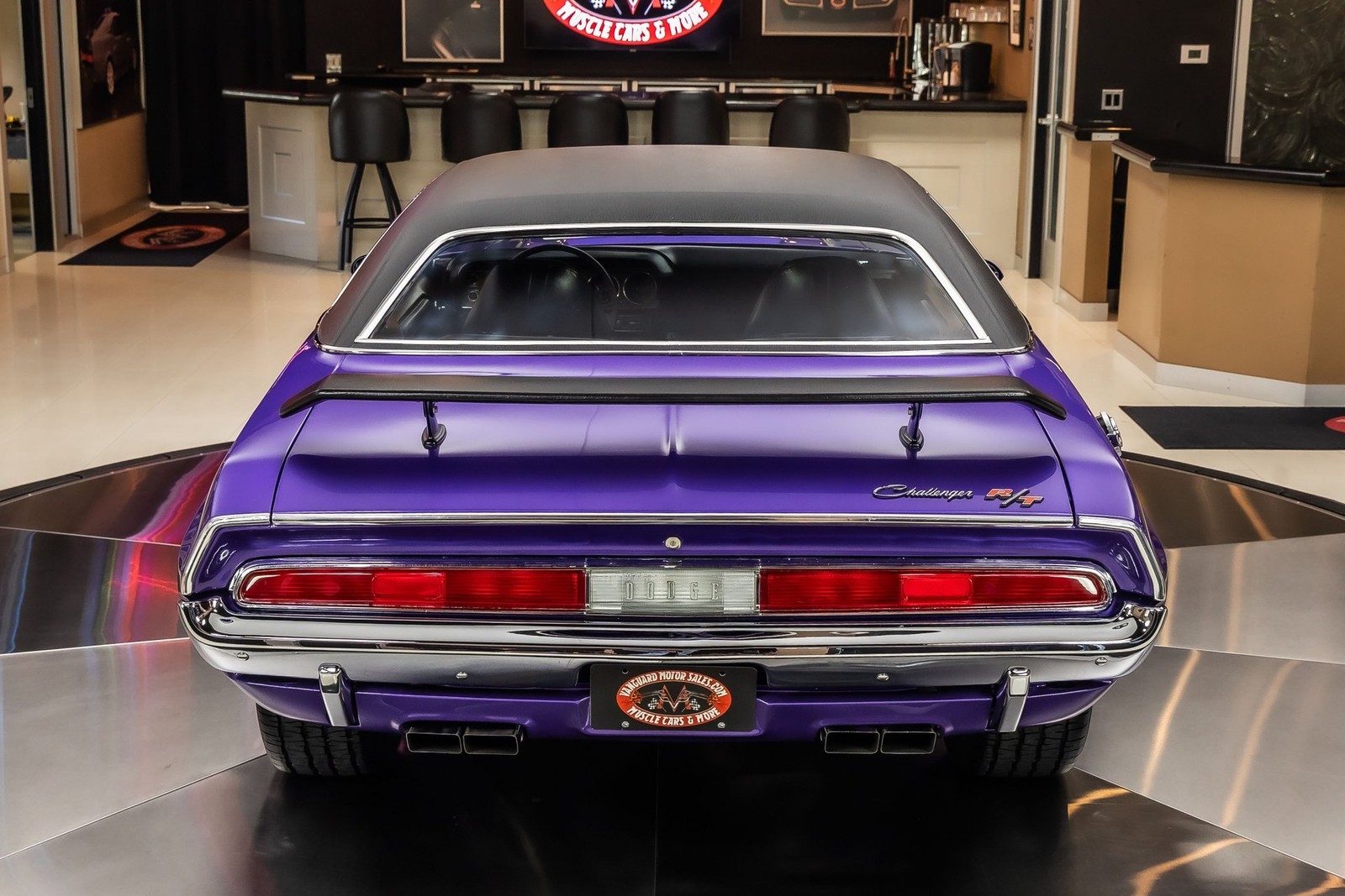 Dodge-Challenger-1970-Coupe-15