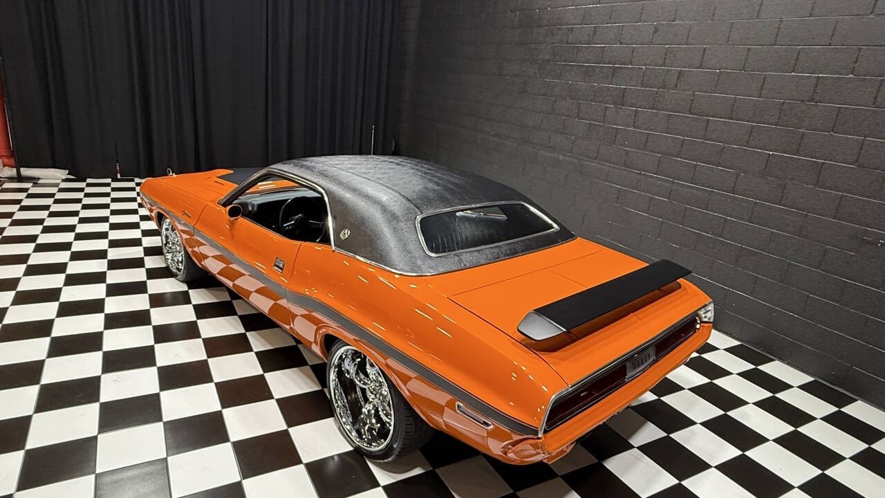 Dodge-Challenger-1970-Coupe-18