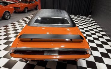 Dodge-Challenger-1970-Coupe-19