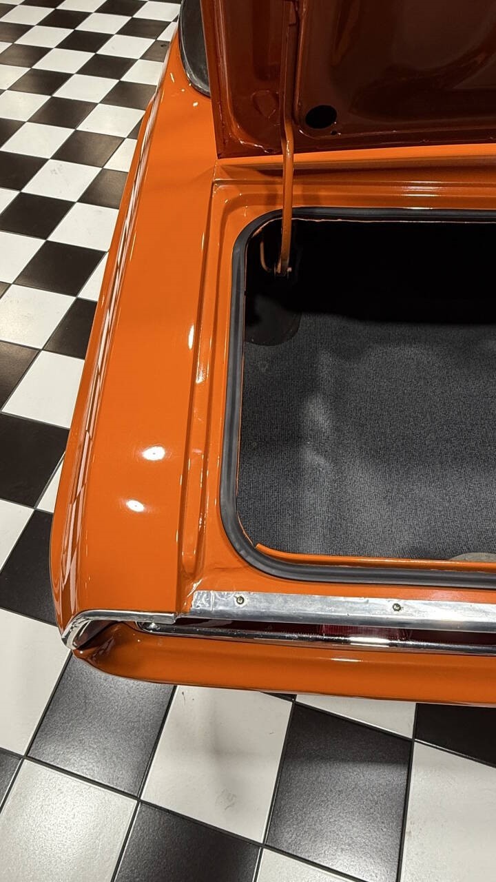Dodge-Challenger-1970-Coupe-25