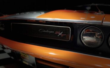 Dodge-Challenger-1970-Coupe-30