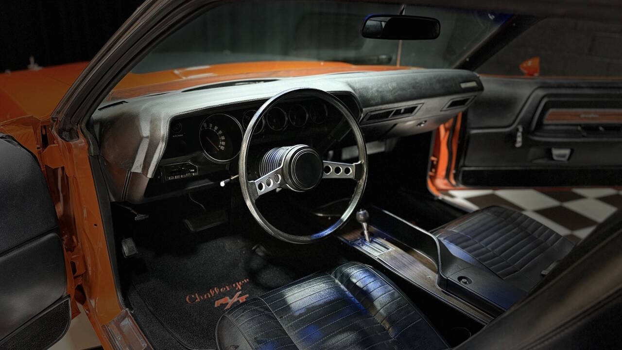 Dodge-Challenger-1970-Coupe-34