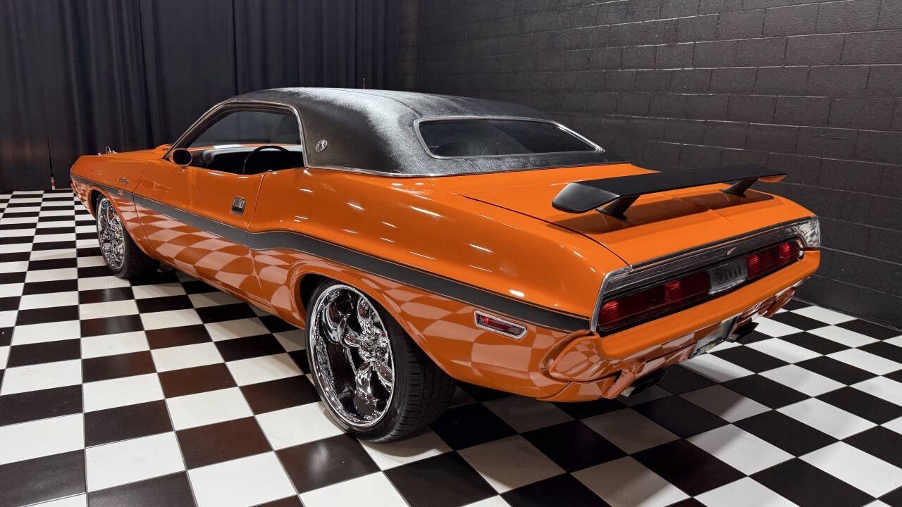 Dodge-Challenger-1970-Coupe-7