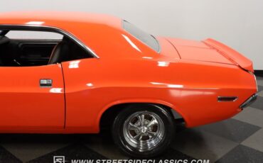 Dodge-Challenger-1970-Vitamin-C-Black-23