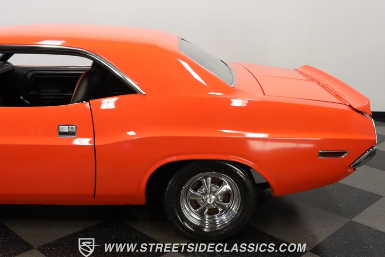 Dodge-Challenger-1970-Vitamin-C-Black-23