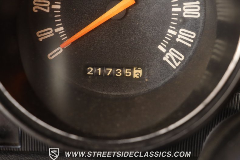 Dodge-Challenger-1970-Vitamin-C-Black-3