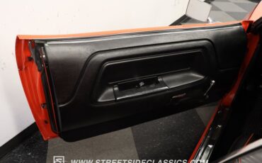 Dodge-Challenger-1970-Vitamin-C-Black-37