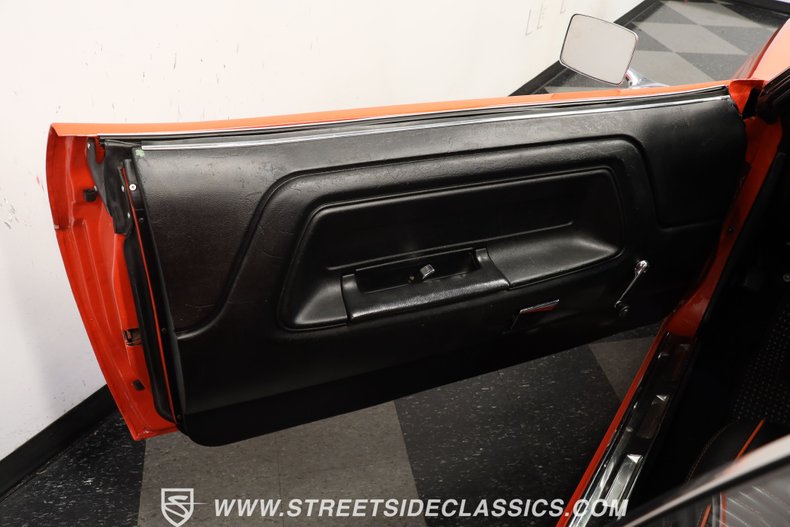 Dodge-Challenger-1970-Vitamin-C-Black-37