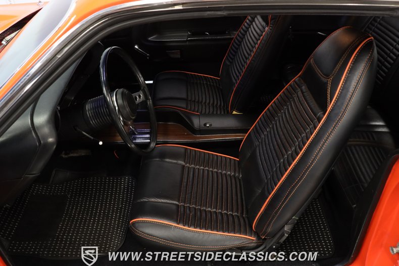 Dodge-Challenger-1970-Vitamin-C-Black-38