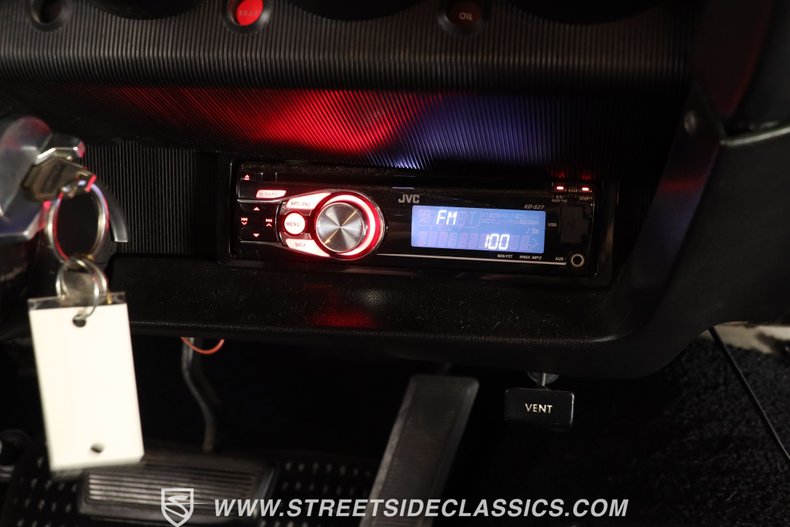 Dodge-Challenger-1970-Vitamin-C-Black-4