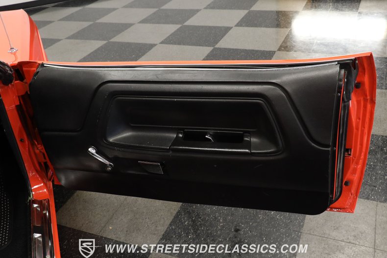 Dodge-Challenger-1970-Vitamin-C-Black-40