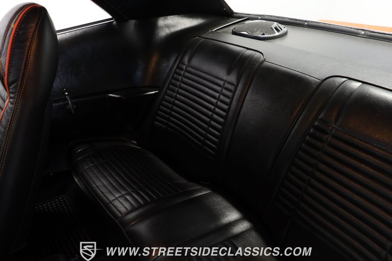 Dodge-Challenger-1970-Vitamin-C-Black-7