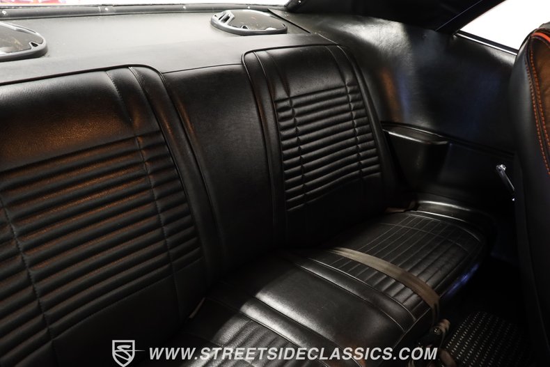 Dodge-Challenger-1970-Vitamin-C-Black-8