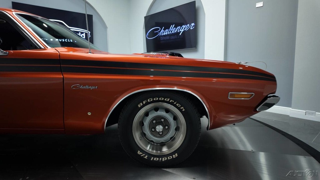 Dodge-Challenger-1971-19