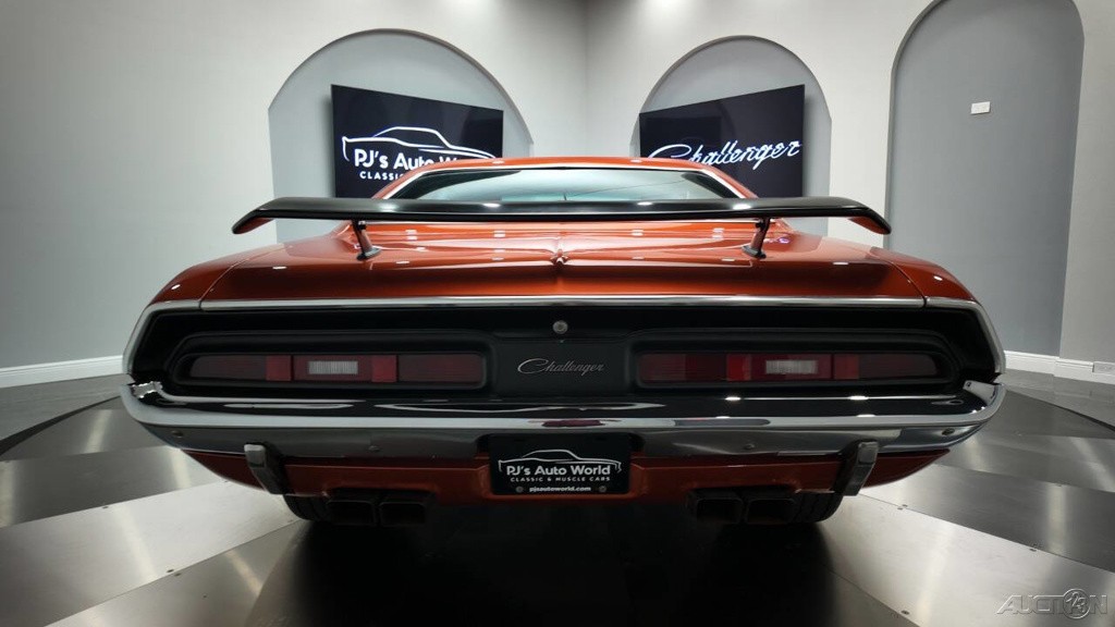 Dodge-Challenger-1971-21
