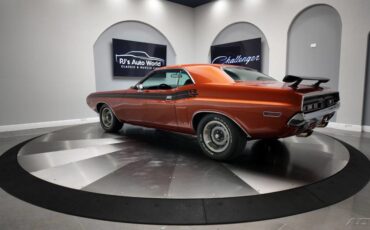 Dodge-Challenger-1971-3