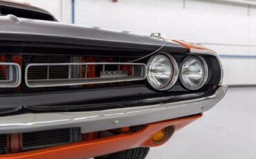 Dodge-Challenger-1971-Coupe-12