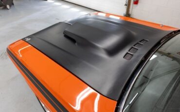 Dodge-Challenger-1971-Coupe-18