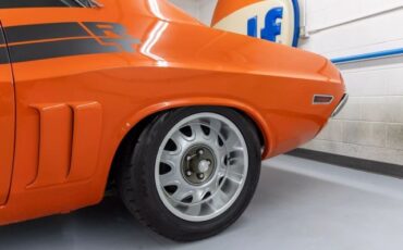 Dodge-Challenger-1971-Coupe-30