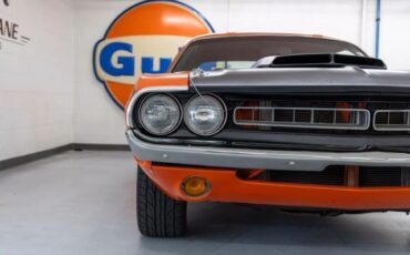 Dodge-Challenger-1971-Coupe-8