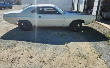 Dodge-Challenger-1972-Coupe-2