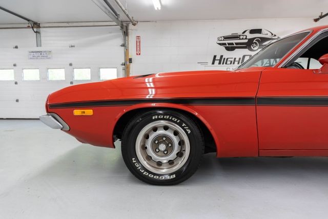 Dodge-Challenger-1973-Coupe-15