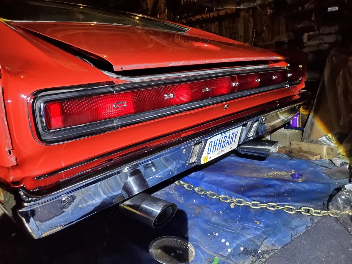 Dodge-Charger-1967-Bright-Red-Black-1
