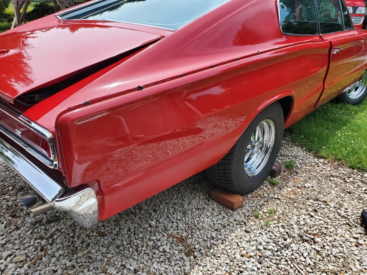 Dodge-Charger-1967-Bright-Red-Black-4