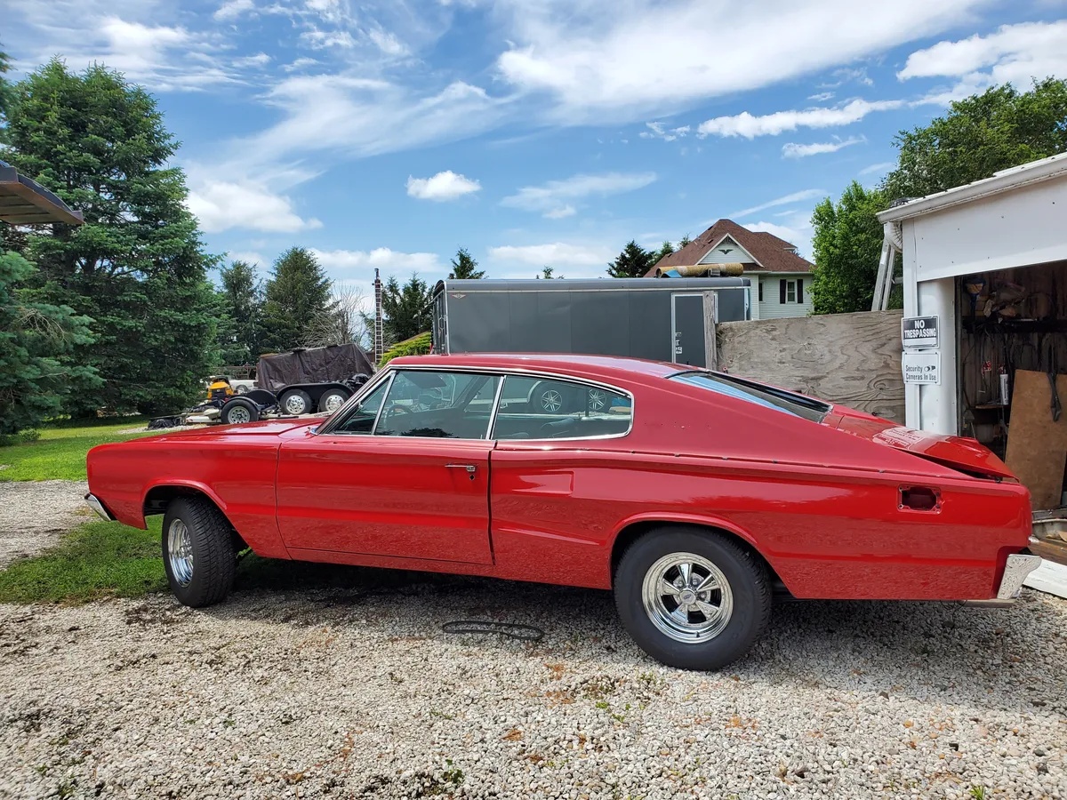 Dodge-Charger-1967-Bright-Red-Black-9