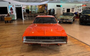 Dodge-Charger-1968-Coupe-3