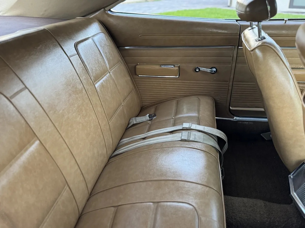 Dodge-Charger-1969-T5-Bronze-Saddle-11