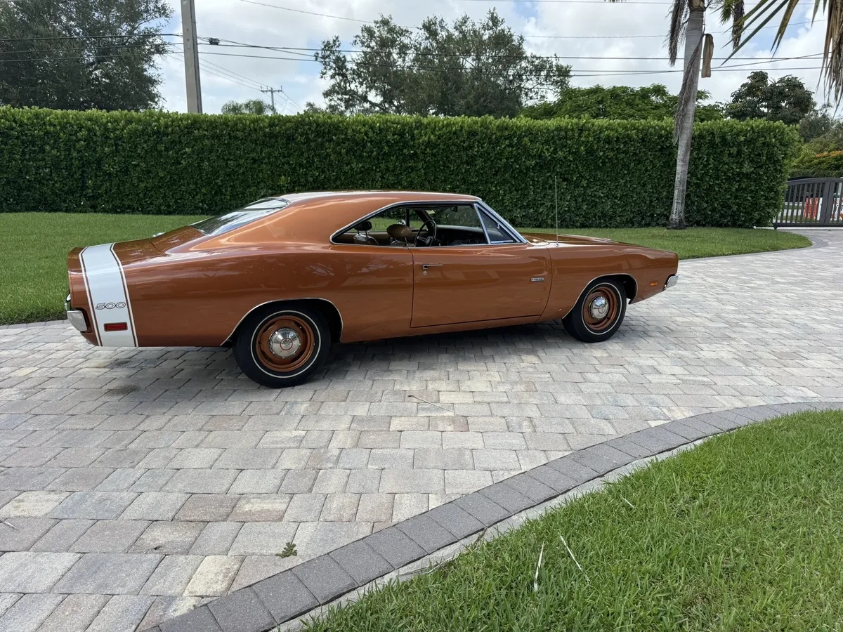 Dodge-Charger-1969-T5-Bronze-Saddle-2