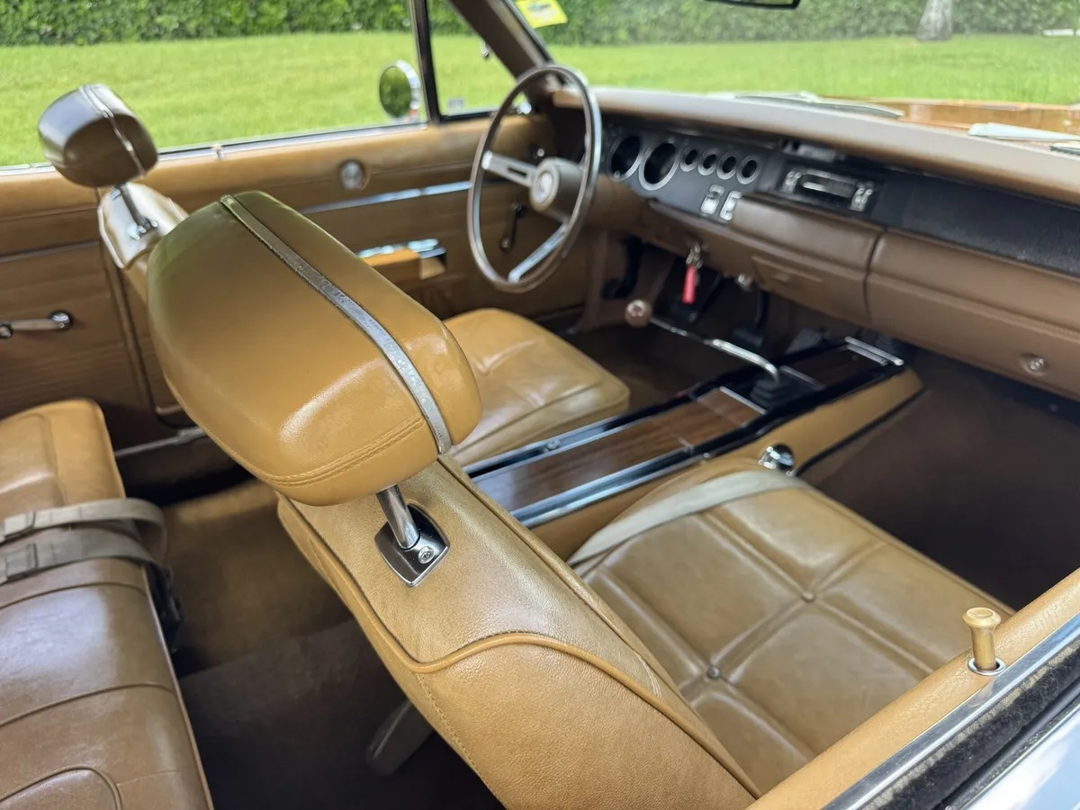 Dodge-Charger-1969-T5-Bronze-Saddle-8