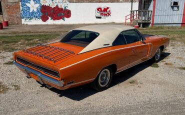 Dodge-Charger-1970-2
