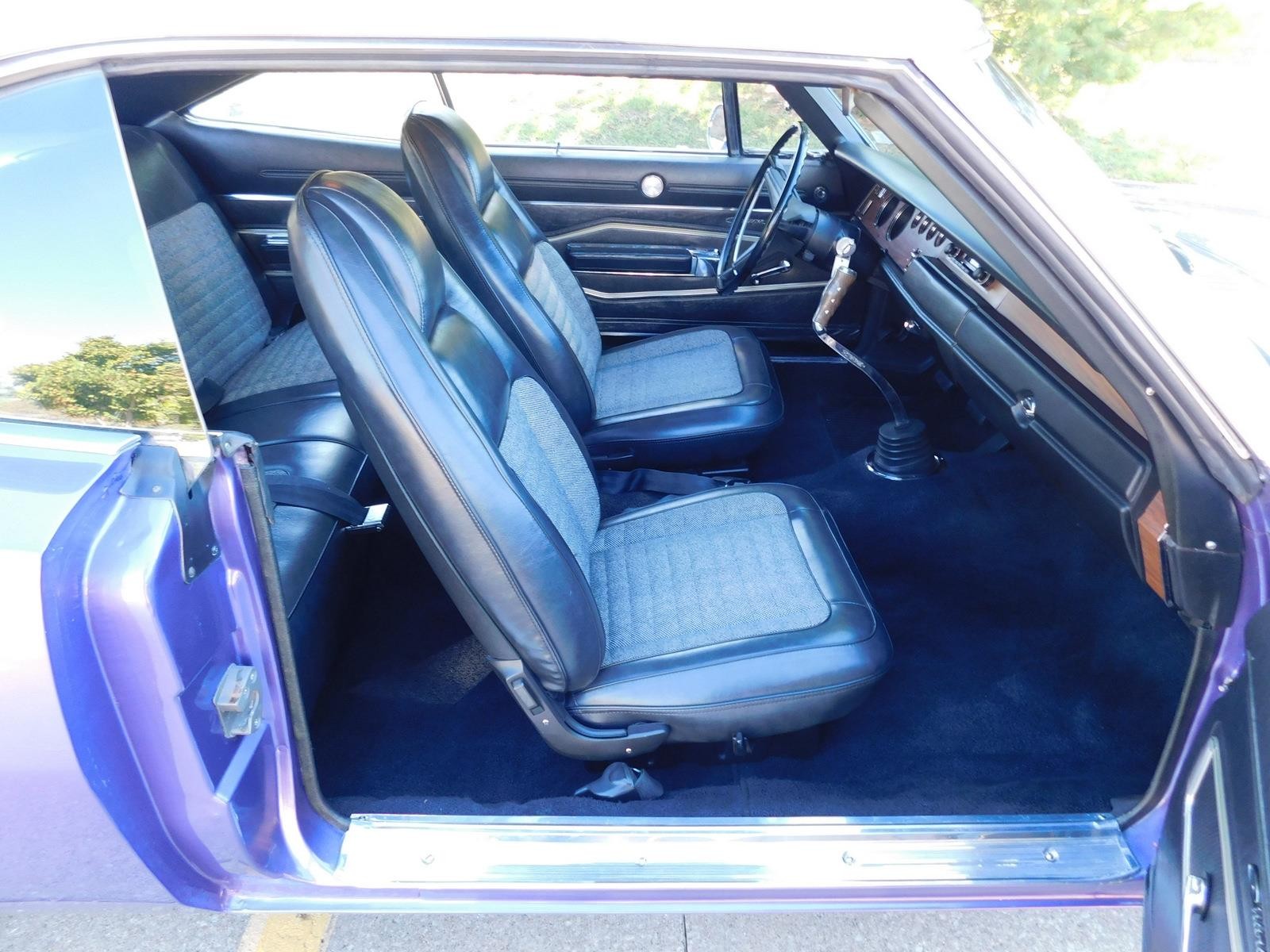 Dodge-Charger-1970-HARD-TOP-11